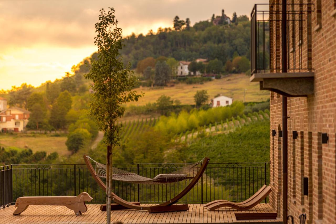 Hotel Le Marne Relais Costigliole d'Asti Esterno foto