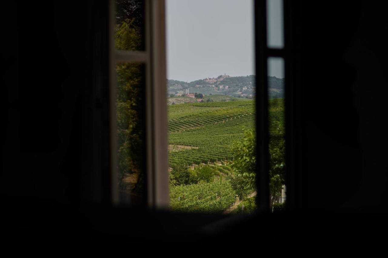 Hotel Le Marne Relais Costigliole d'Asti Esterno foto