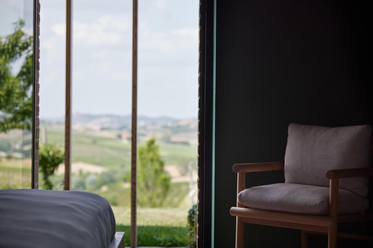 Hotel Le Marne Relais Costigliole d'Asti Esterno foto