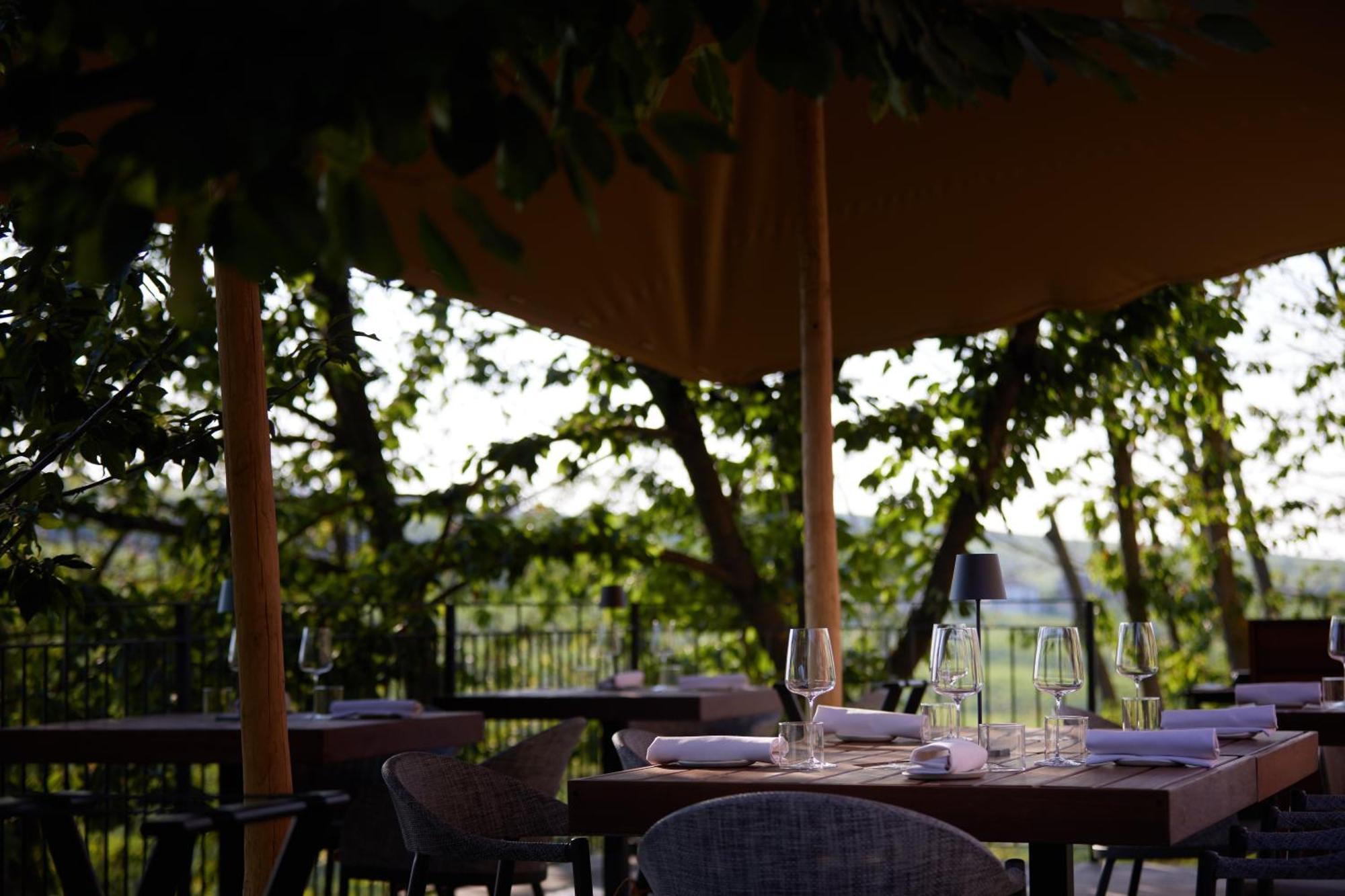 Hotel Le Marne Relais Costigliole d'Asti Esterno foto