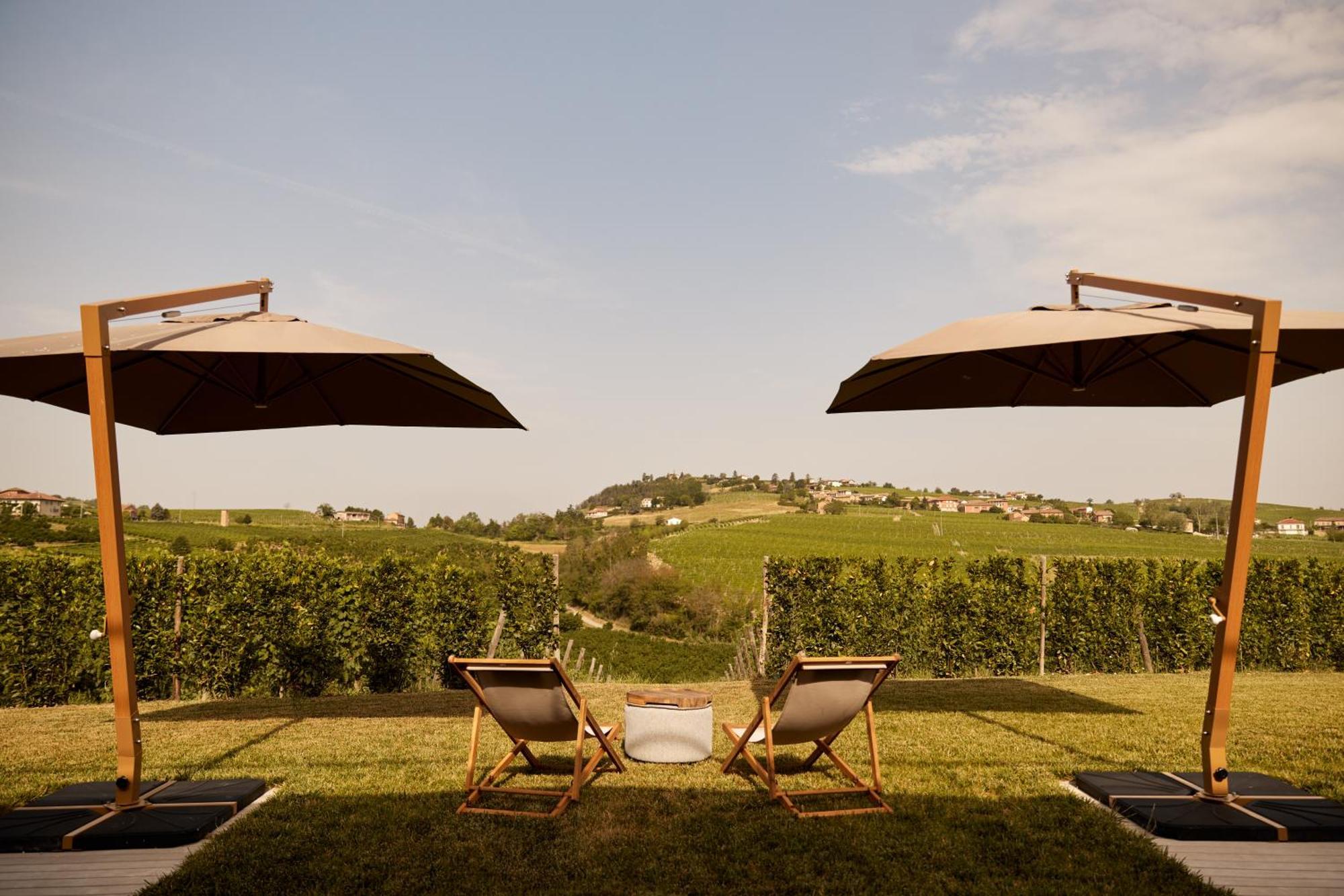 Hotel Le Marne Relais Costigliole d'Asti Esterno foto